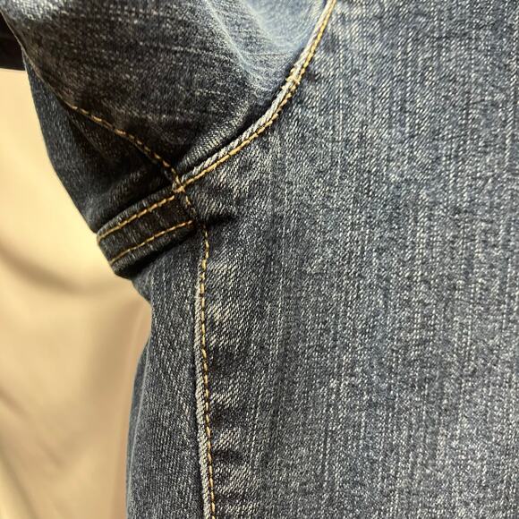 Chico's 2.5 Short Womens Straight Leg Medium Wash Jeans Size 14P Classic‎ Denim - Picture 11 of 16